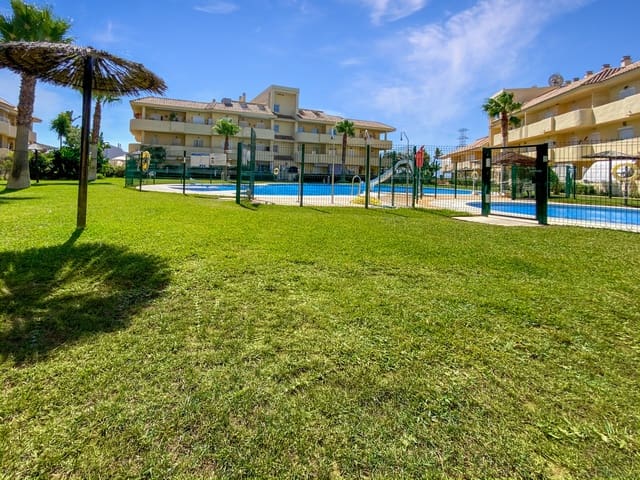 2 soveværelse Lejlighed til salg i La Duquesa / Puerto de la Duquesa, Manilva med swimmingpool garage - € 260.000 (Ref: 9972986)
