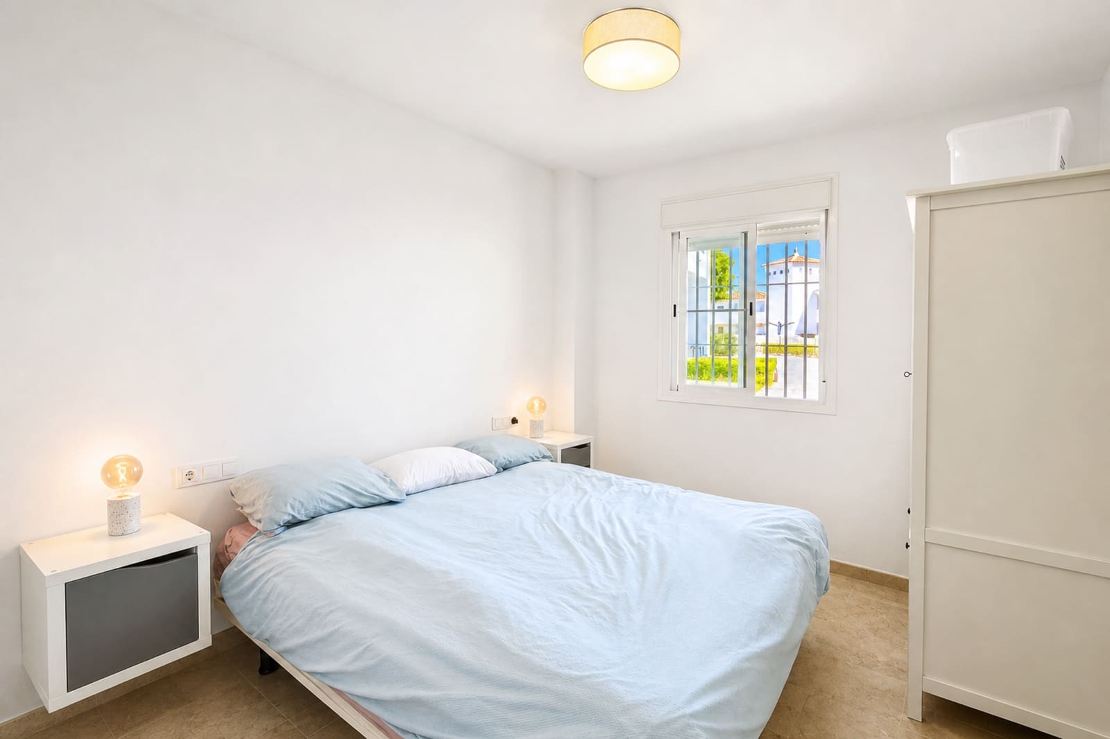 3 soveværelse Lejlighed til salg i La Duquesa / Puerto de la Duquesa med swimmingpool garage - € 285.000 (Ref: 9972987)