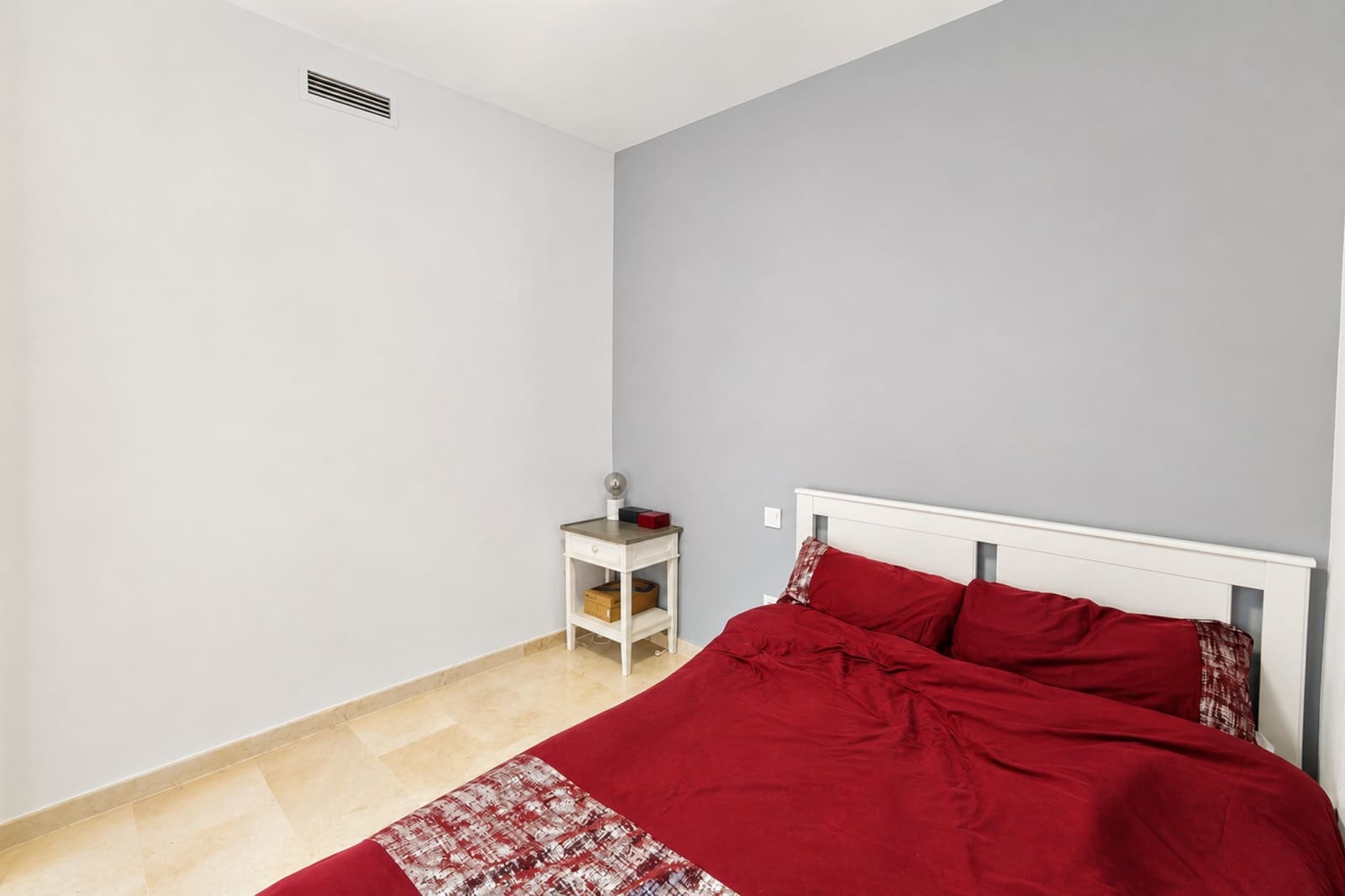 3 soveværelse Lejlighed til salg i La Duquesa / Puerto de la Duquesa med swimmingpool garage - € 285.000 (Ref: 9972987)