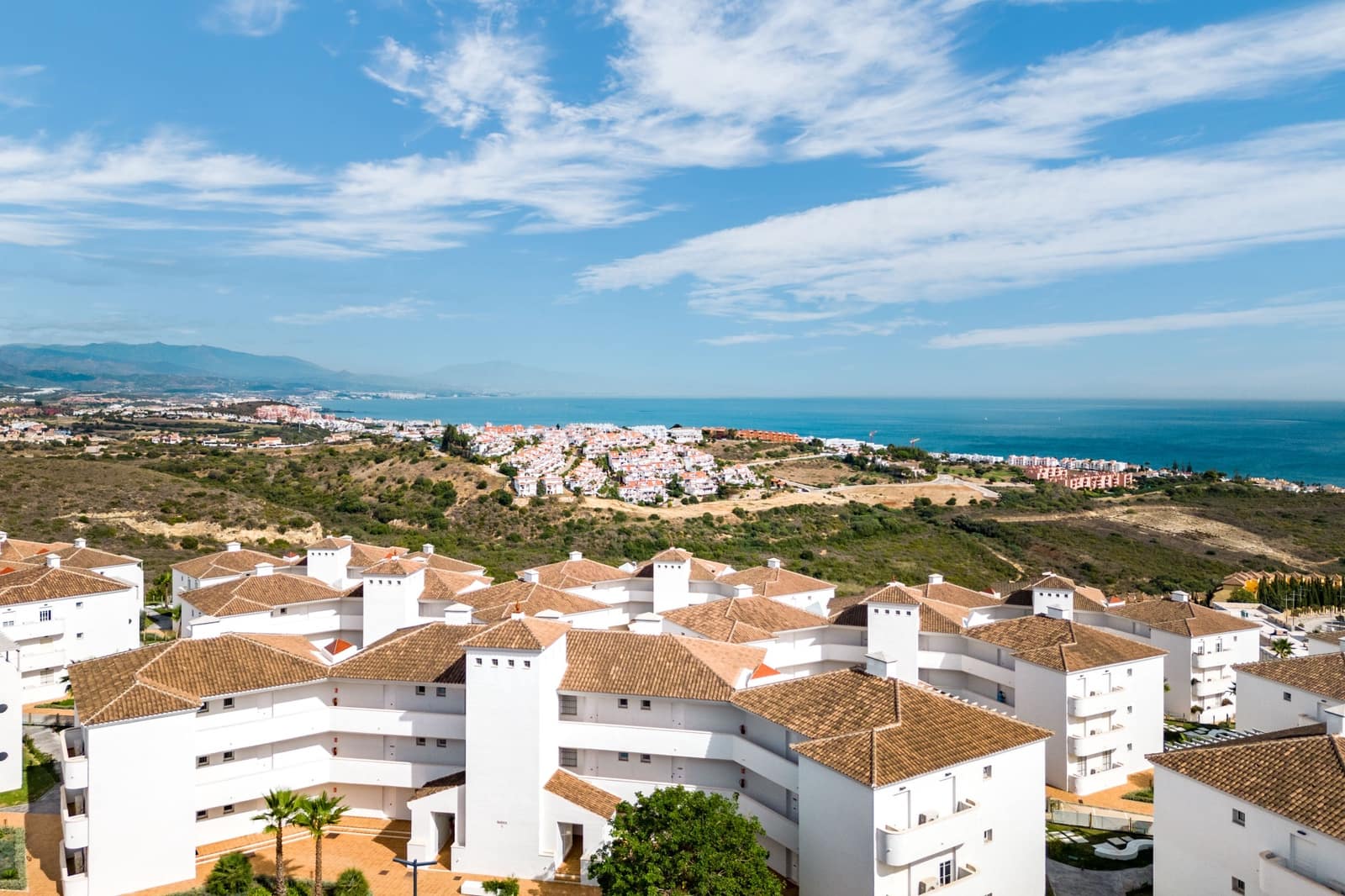 3 soveværelse Lejlighed til salg i La Duquesa / Puerto de la Duquesa med swimmingpool garage - € 285.000 (Ref: 9972987)