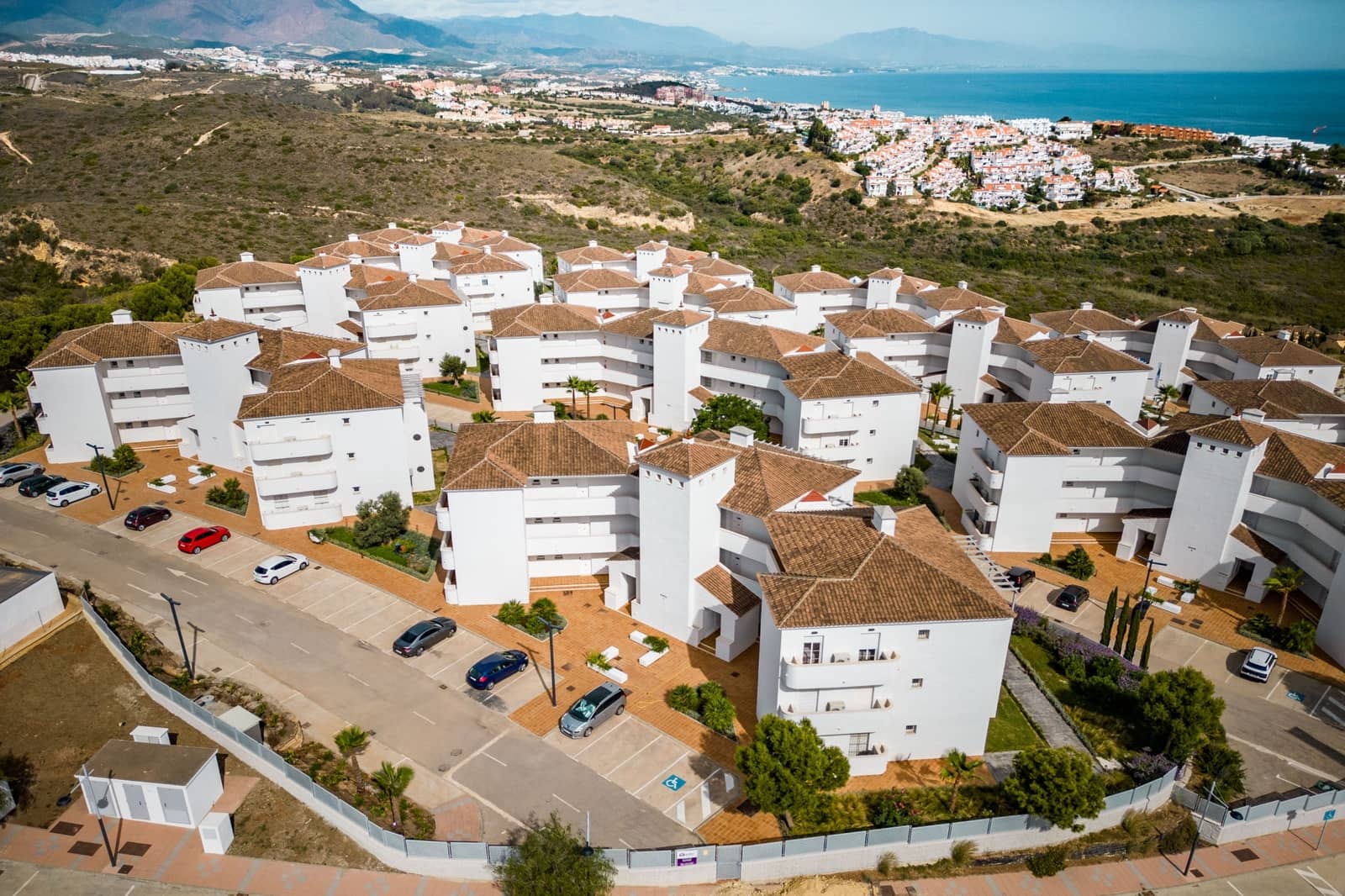 3 soveværelse Lejlighed til salg i La Duquesa / Puerto de la Duquesa med swimmingpool garage - € 285.000 (Ref: 9972987)