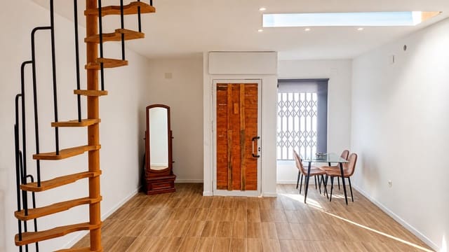 Appartement te koop in La Duquesa / Puerto de la Duquesa, Manilva - € 125.000 (Ref: 9976909)