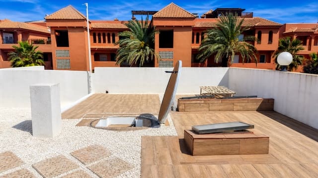 Appartement te koop in La Duquesa / Puerto de la Duquesa, Manilva - € 125.000 (Ref: 9976909)