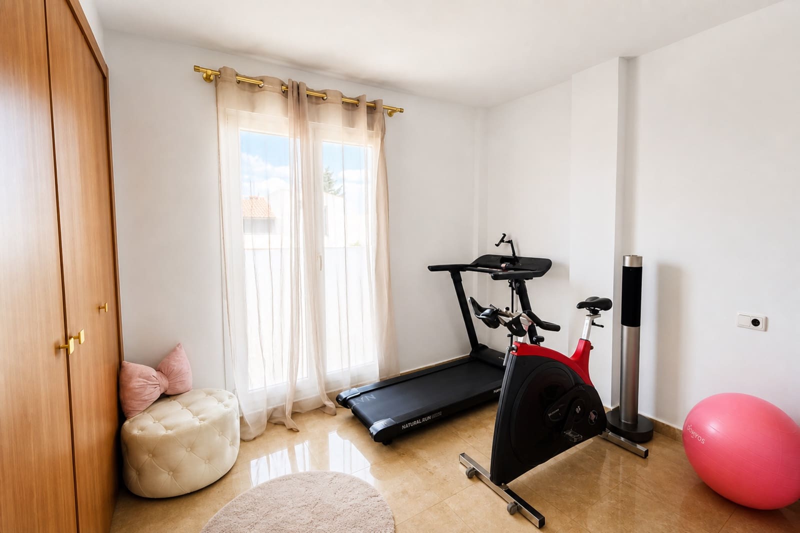 6 soveværelse Villa til salg i La Duquesa / Puerto de la Duquesa med swimmingpool garage - € 550.000 (Ref: 9976910)