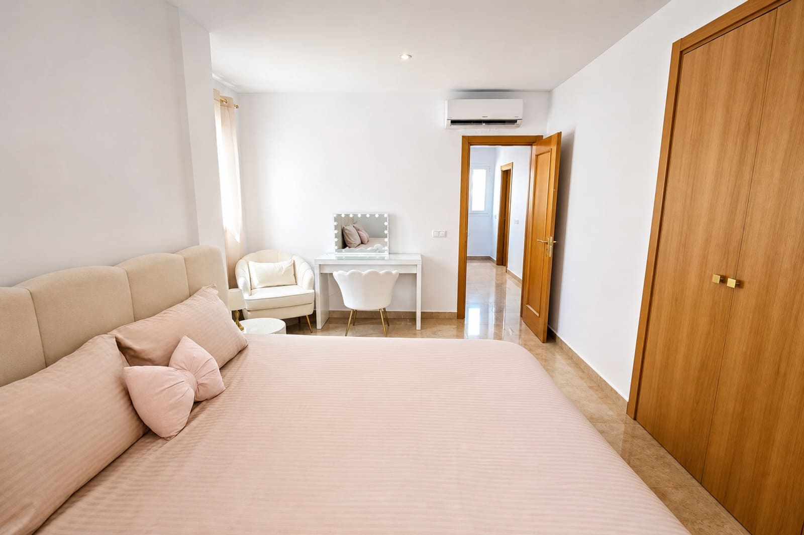 6 soveværelse Villa til salg i La Duquesa / Puerto de la Duquesa med swimmingpool garage - € 550.000 (Ref: 9976910)