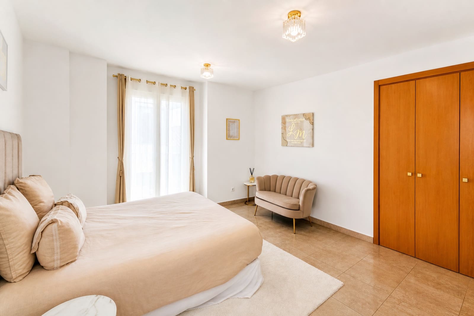 6 soveværelse Villa til salg i La Duquesa / Puerto de la Duquesa med swimmingpool garage - € 550.000 (Ref: 9976910)