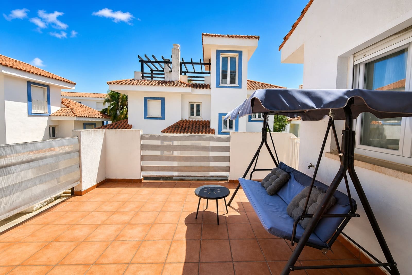 6 soveværelse Villa til salg i La Duquesa / Puerto de la Duquesa med swimmingpool garage - € 550.000 (Ref: 9976910)