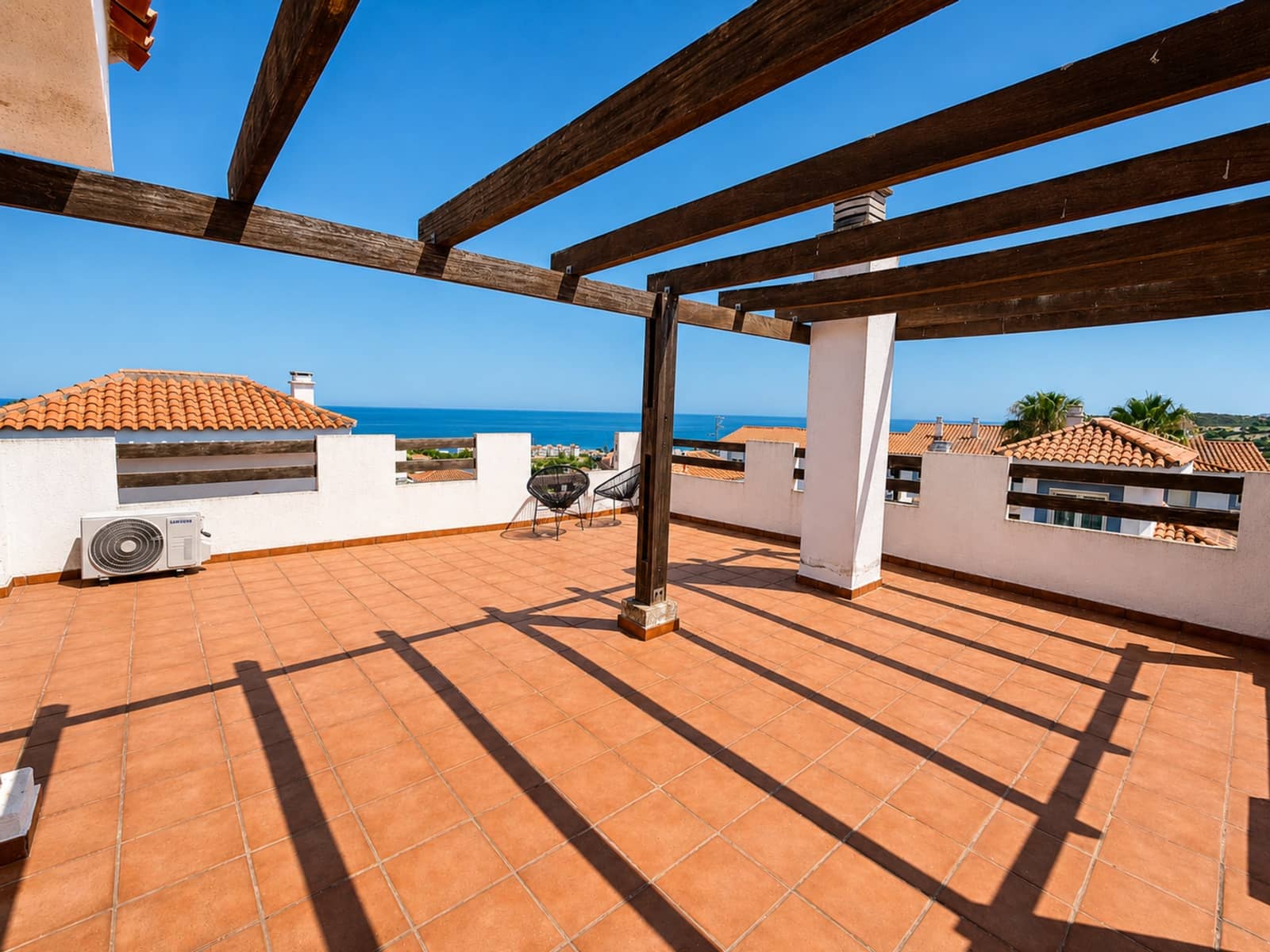 6 soveværelse Villa til salg i La Duquesa / Puerto de la Duquesa med swimmingpool garage - € 550.000 (Ref: 9976910)