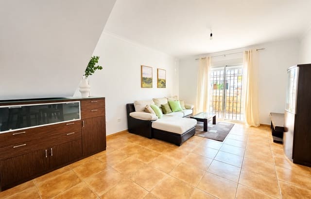 3 slaapkamer Huis te koop in Manilva Pueblo, Manilva met garage - € 269.000 (Ref: 9993916)