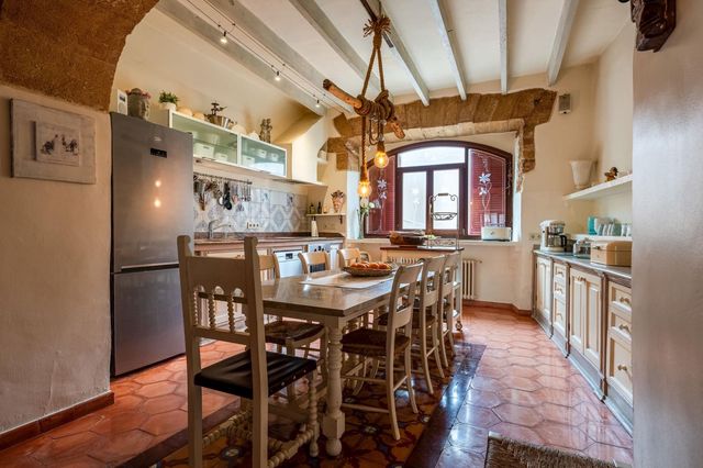 4 sypialnia Dom na sprzedaż w Capdepera z basenem garażem - 995 000 € (Ref: 10037693)