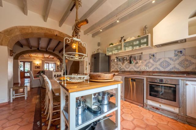 4 sypialnia Dom na sprzedaż w Capdepera z basenem garażem - 995 000 € (Ref: 10037693)