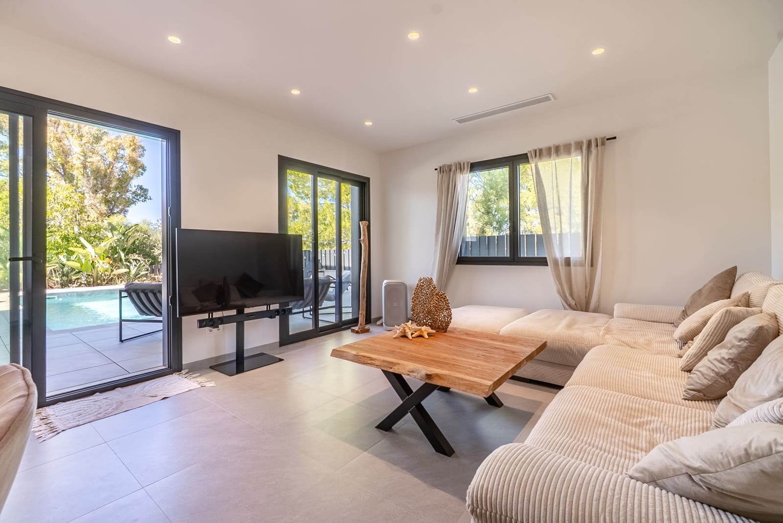 Chalet de 4 habitaciones en Colonia de Sant Pere / Colonia de San Pedro en venta con piscina garaje - 1.595.000 € (Ref: 10140127)