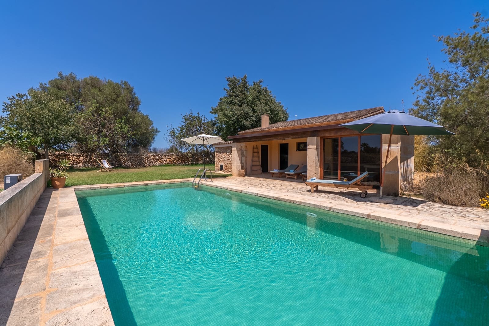 Finca/Casa Rural de 4 habitaciones en Santa Margalida en venta con piscina garaje - 1.490.000 € (Ref: 10175995)