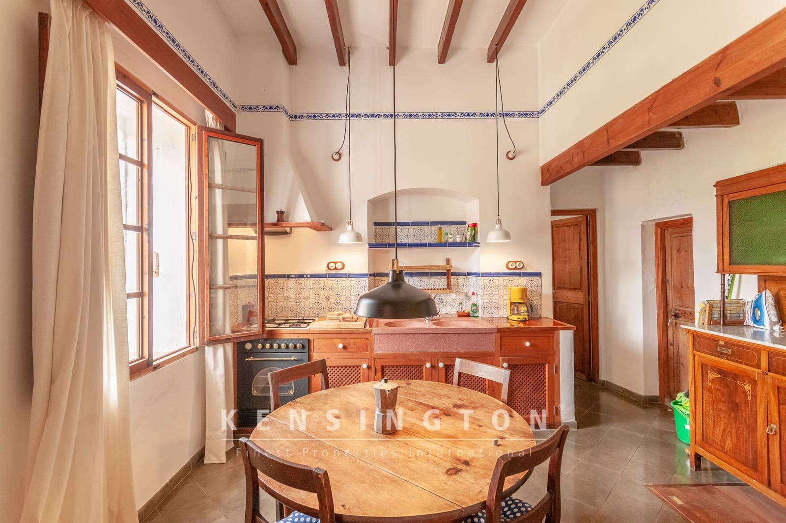 6 soveværelse Villa til salg i Arta med swimmingpool - € 1.295.000 (Ref: 9164565)