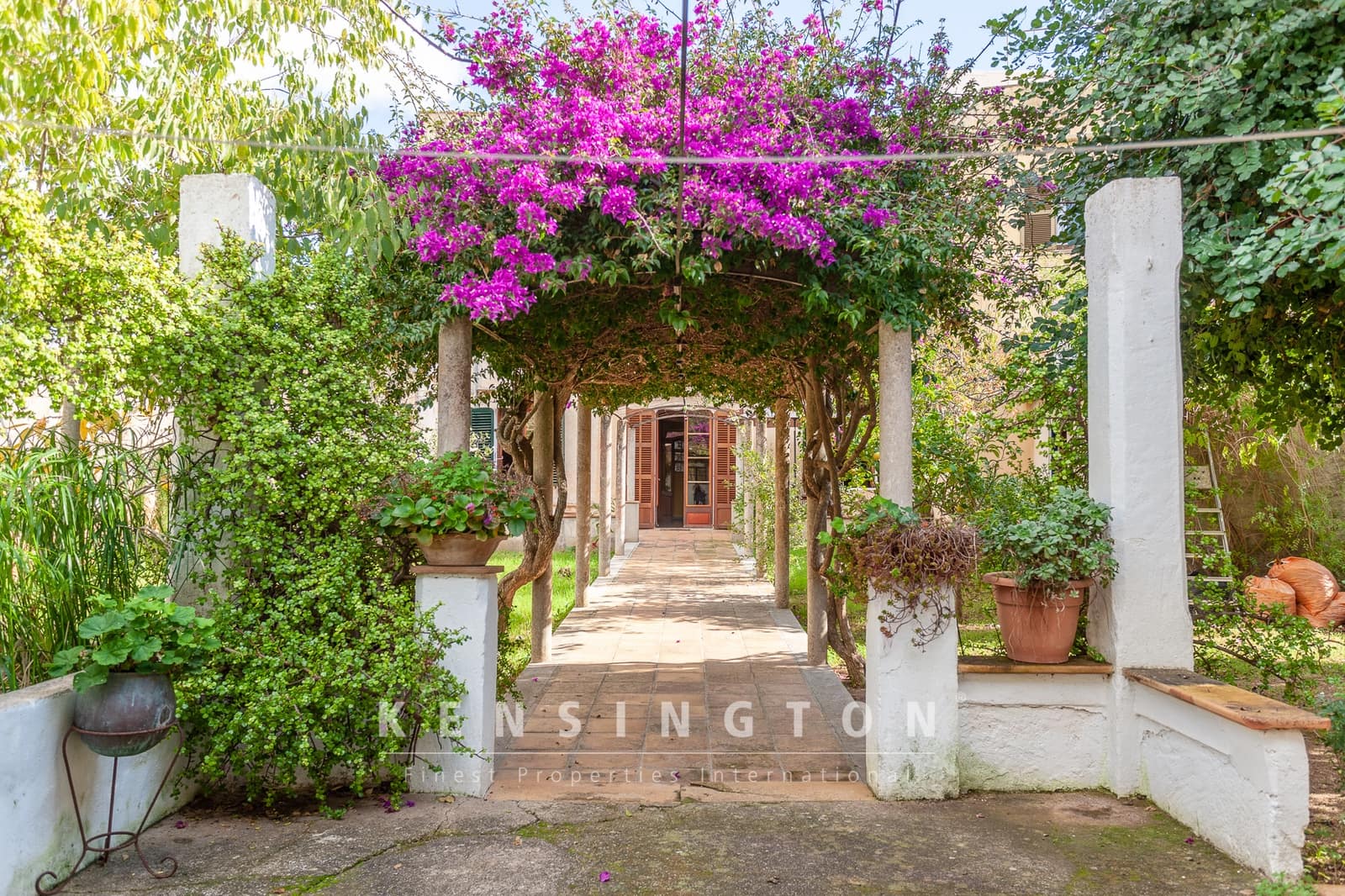 6 soveværelse Villa til salg i Arta med swimmingpool - € 1.295.000 (Ref: 9164565)