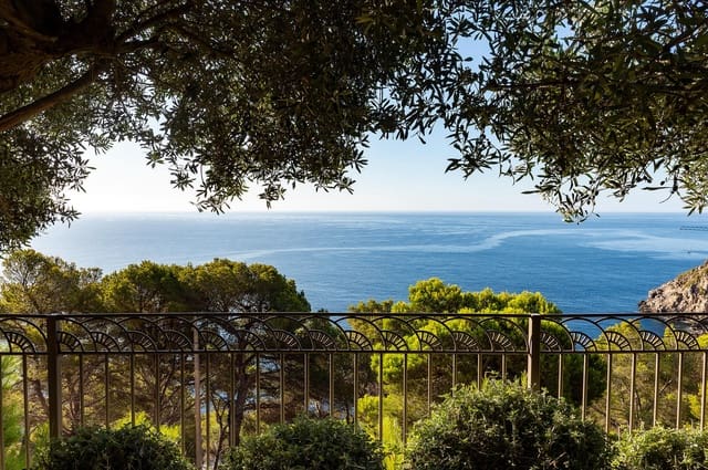 7 bedroom Villa for sale in Canyamel, Capdepera with pool - € 7,500,000 (Ref: 9164603)