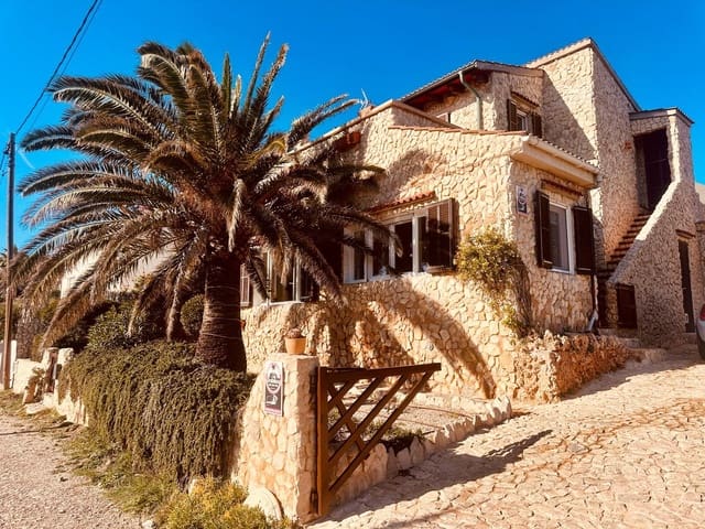 4 sovrum Villa till salu i Cala Ratjada, Capdepera med pool - 998 000 € (Ref: 9164615)