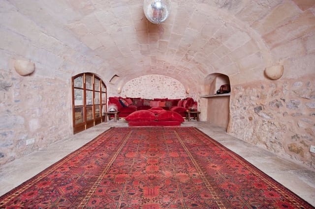 7 slaapkamer Finca/Landhuis te koop in Capdepera met zwembad - € 6.500.000 (Ref: 9164631)