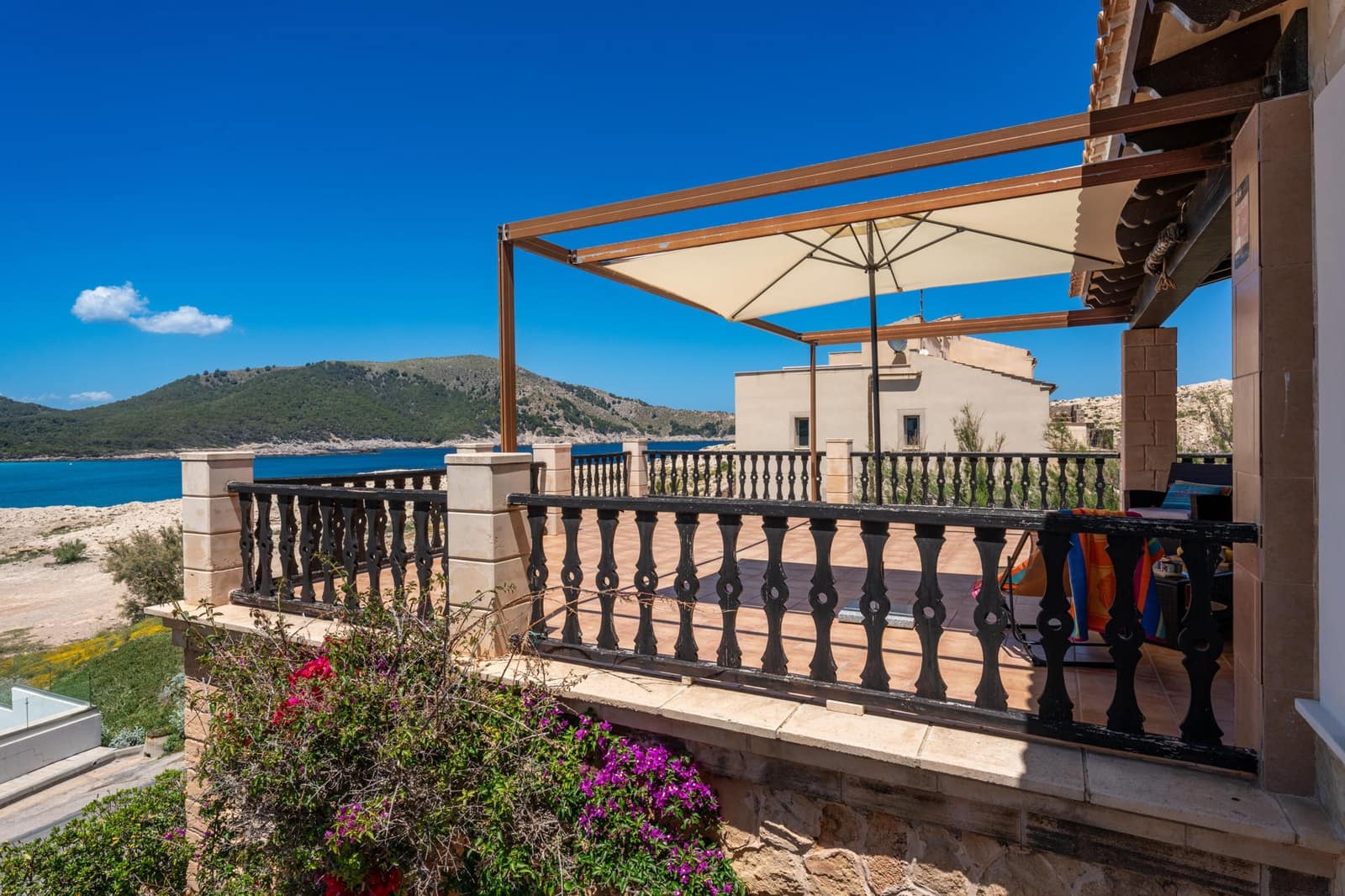 7 slaapkamer Villa te koop in Cala Ratjada met garage - € 2.495.000 (Ref: 9164638)