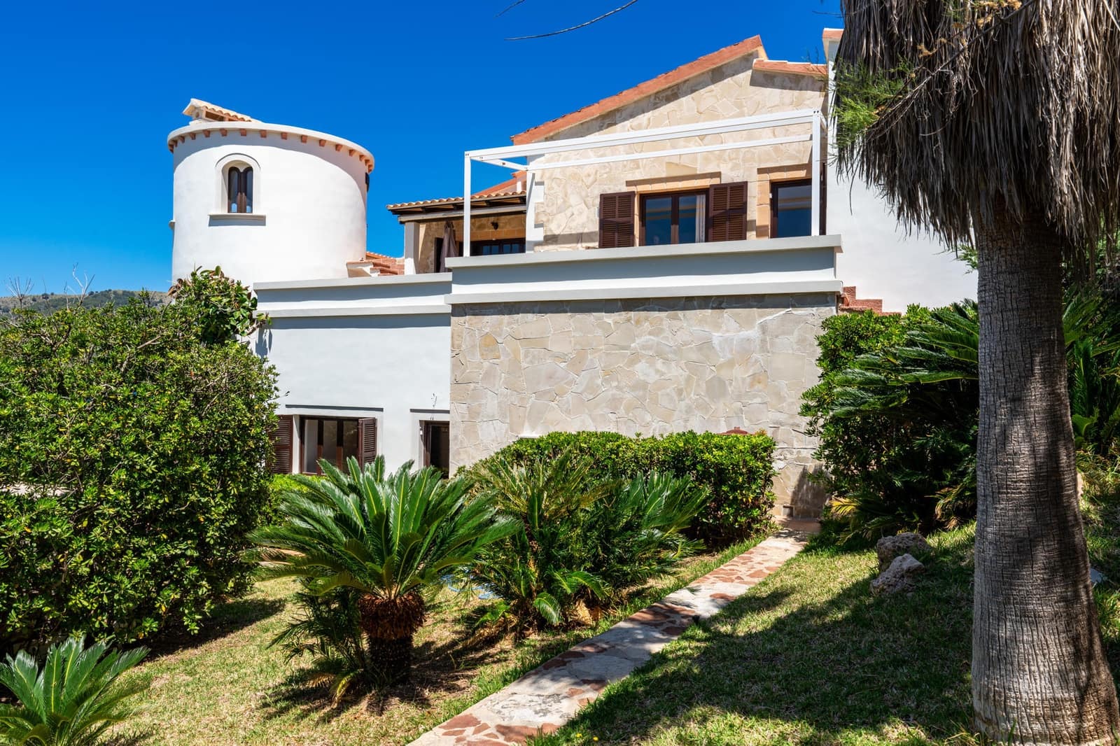 7 slaapkamer Villa te koop in Cala Ratjada met garage - € 2.495.000 (Ref: 9164638)