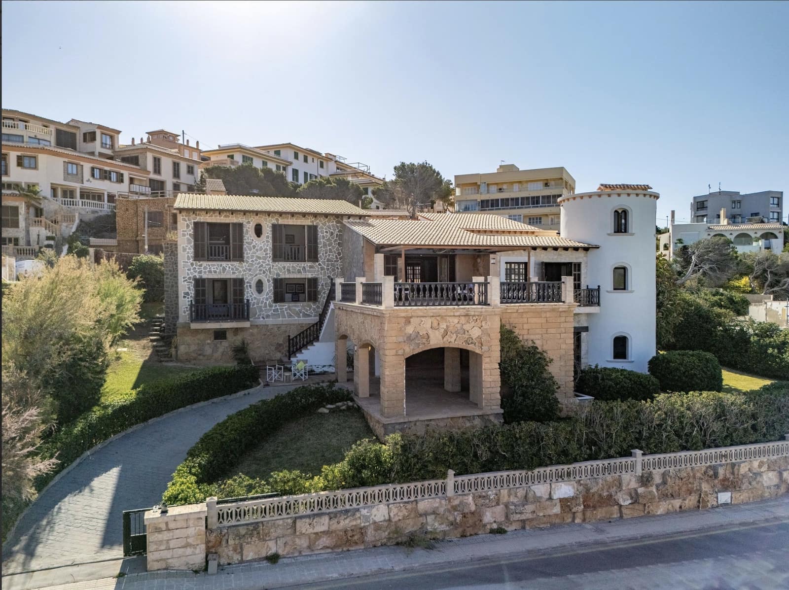 7 soveværelse Villa til salg i Cala Ratjada med garage - € 2.495.000 (Ref: 9164638)