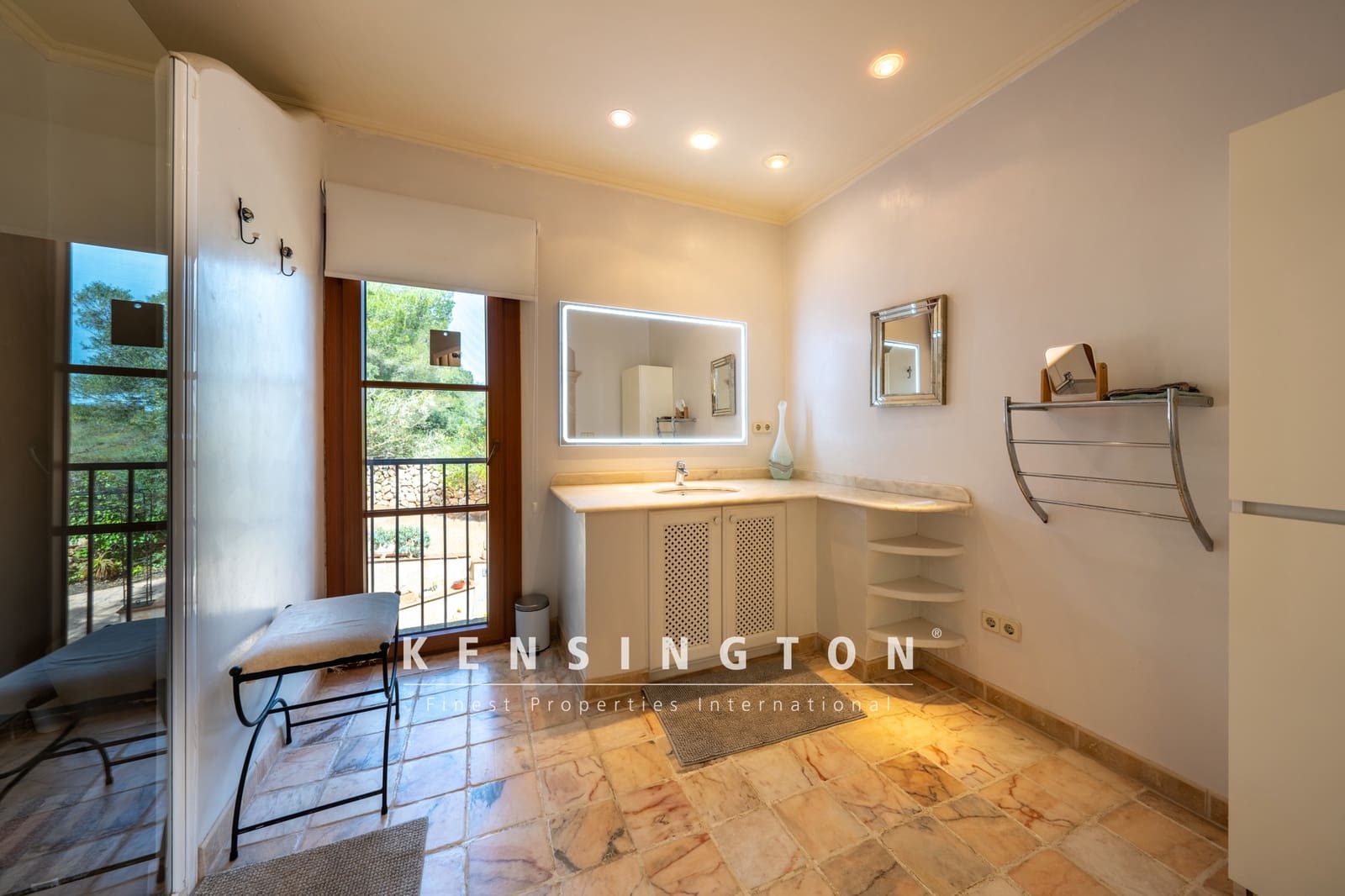 4 soveværelse Finca/Landehus til salg i Capdepera med swimmingpool garage - € 1.975.000 (Ref: 9164644)