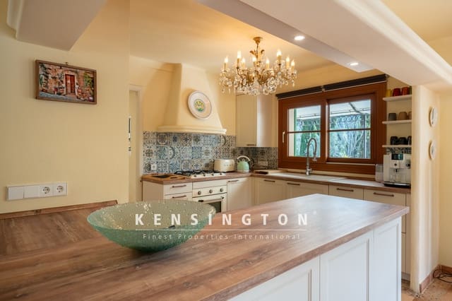 4 sovrum Finca/Hus på landet till salu i Capdepera med pool garage - 1 975 000 € (Ref: 9164644)