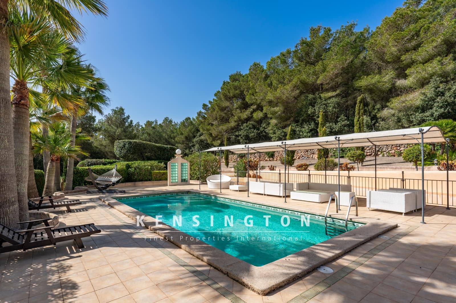 4 soveværelse Finca/Landehus til salg i Capdepera med swimmingpool garage - € 1.975.000 (Ref: 9164644)