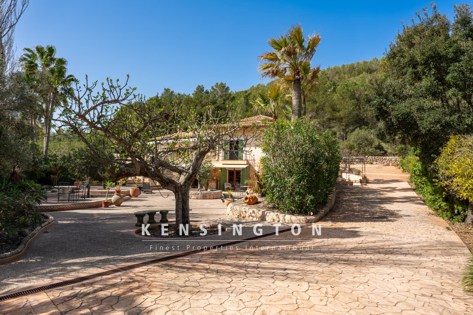 4 soveværelse Finca/Landehus til salg i Capdepera med swimmingpool garage - € 1.975.000 (Ref: 9164644)