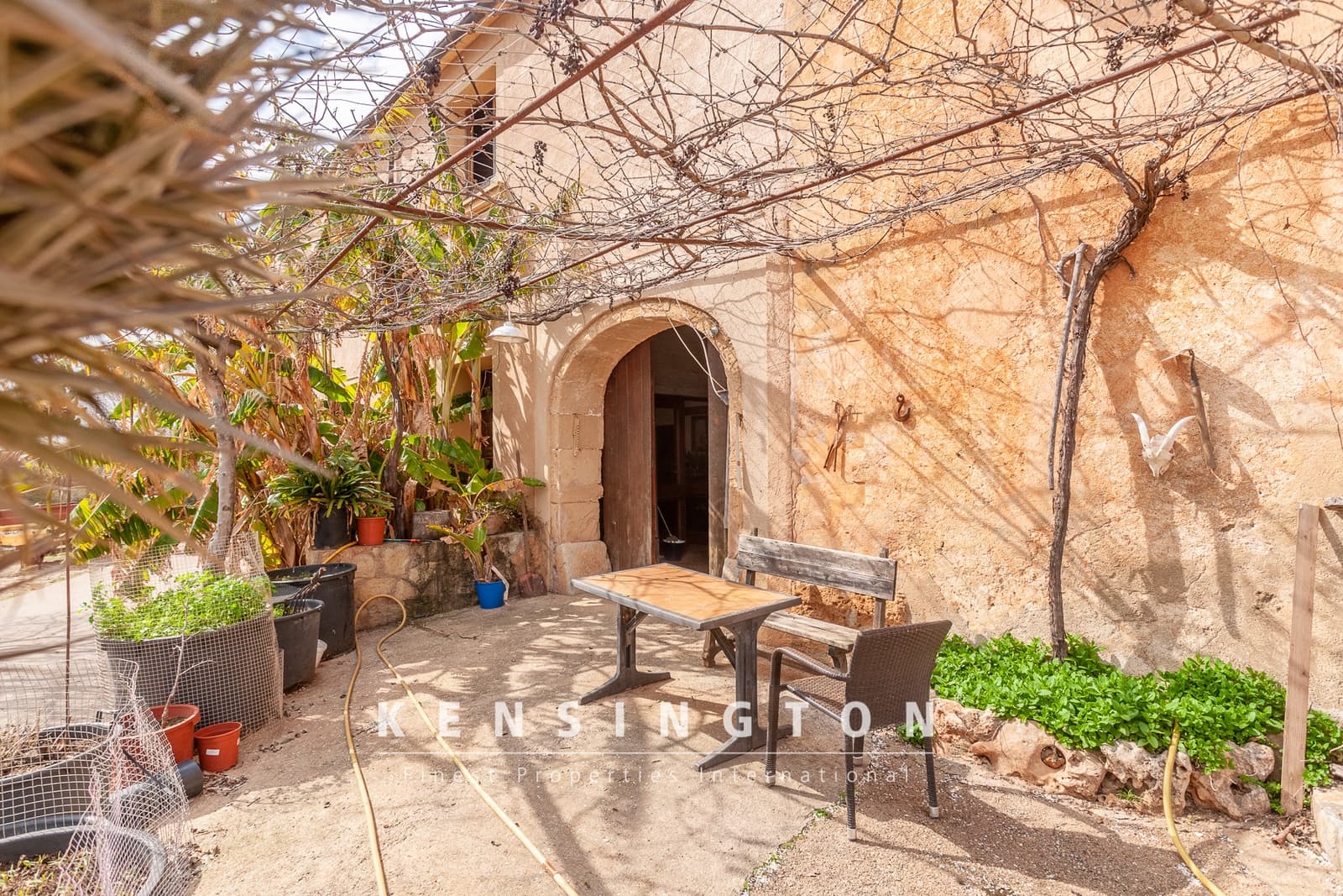 5 bedroom Villa for sale in Arta - € 7,800,000 (Ref: 9164647)