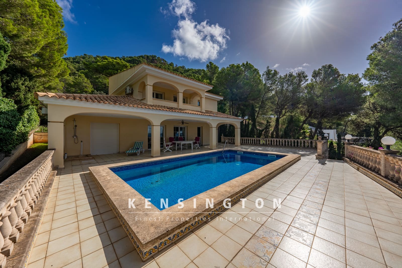 4 soveværelse Villa til salg i Costa de los Pinos med swimmingpool garage - € 3.500.000 (Ref: 9164659)