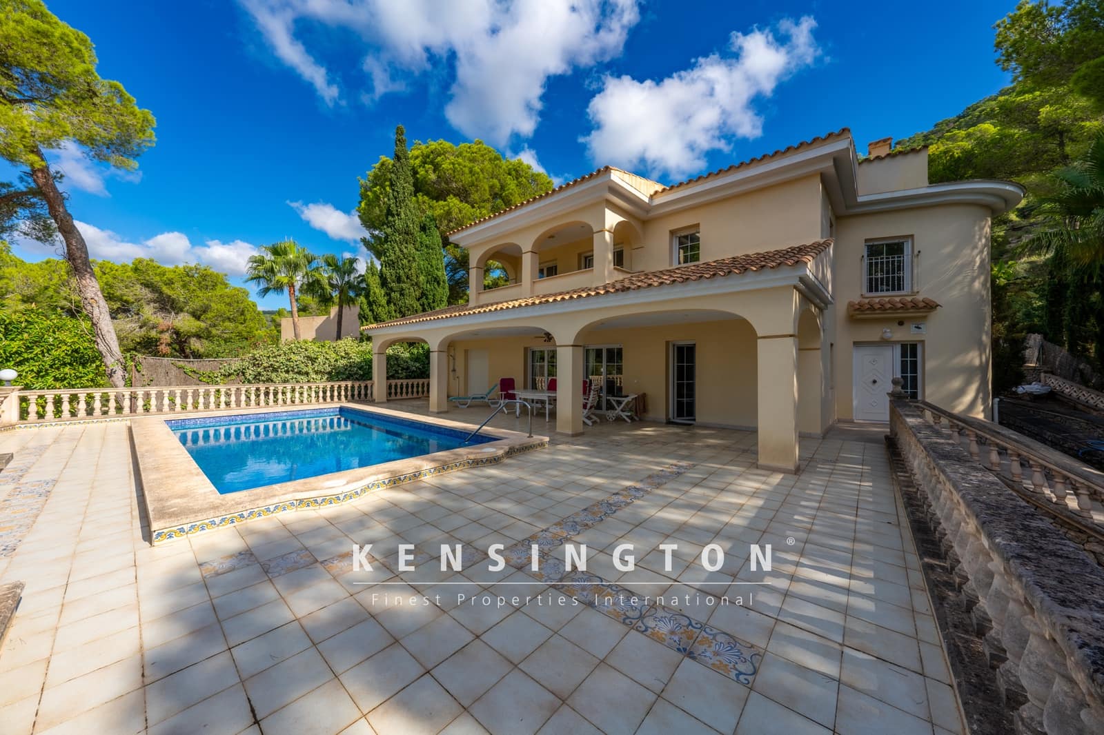 4 soveværelse Villa til salg i Costa de los Pinos med swimmingpool garage - € 3.500.000 (Ref: 9164659)