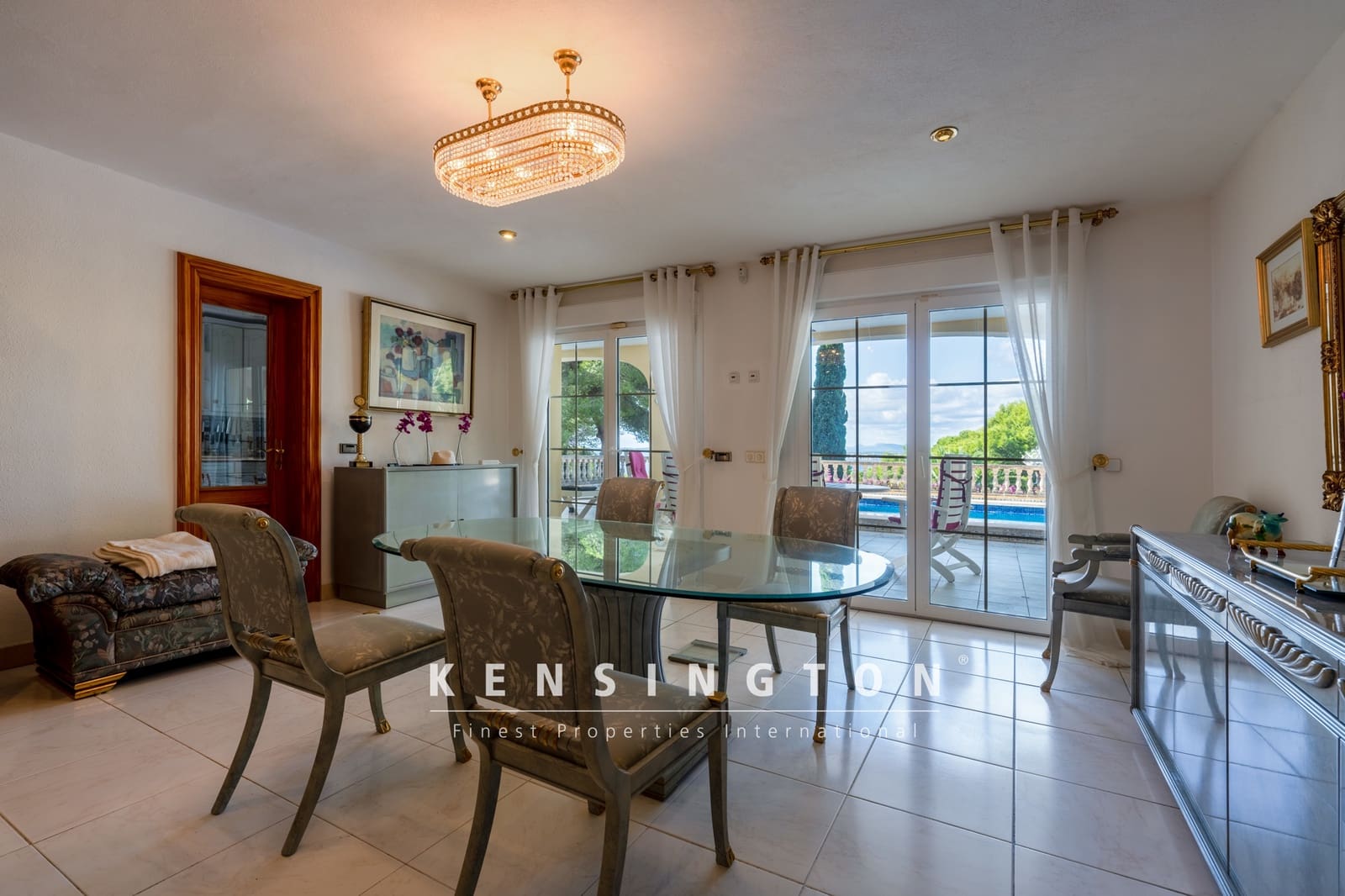 4 soveværelse Villa til salg i Costa de los Pinos med swimmingpool garage - € 3.500.000 (Ref: 9164659)