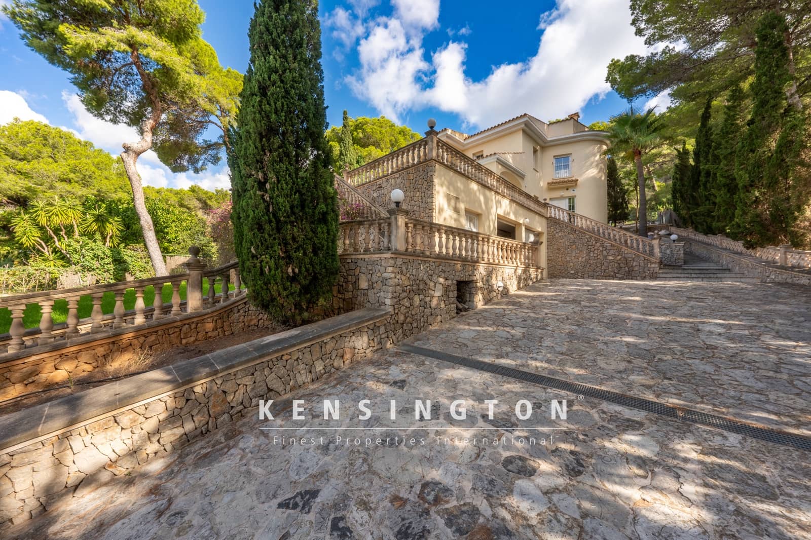 4 soveværelse Villa til salg i Costa de los Pinos med swimmingpool garage - € 3.500.000 (Ref: 9164659)