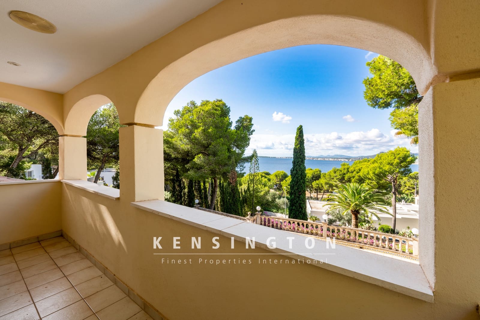 4 soveværelse Villa til salg i Costa de los Pinos med swimmingpool garage - € 3.500.000 (Ref: 9164659)