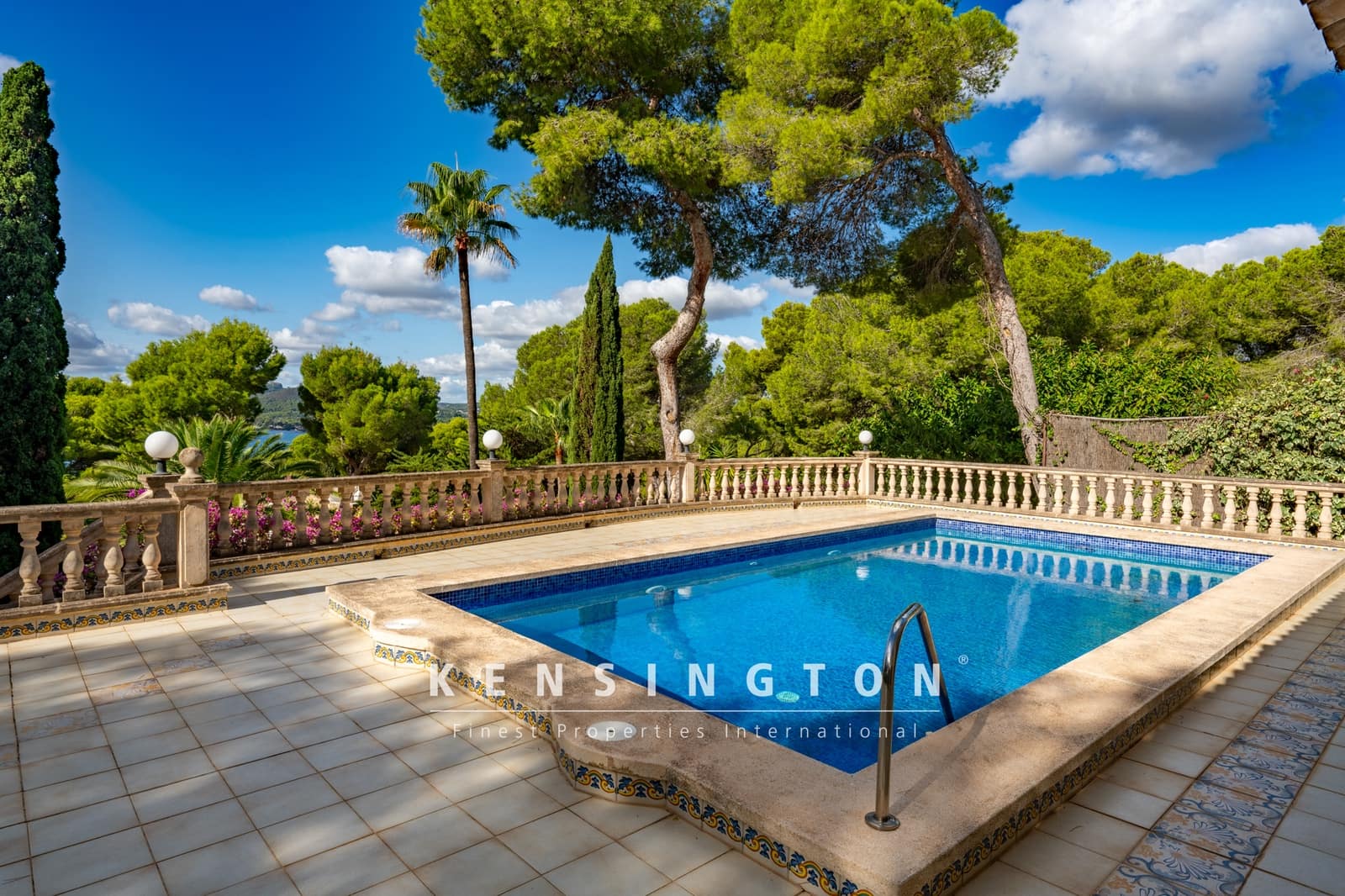 4 soveværelse Villa til salg i Costa de los Pinos med swimmingpool garage - € 3.500.000 (Ref: 9164659)