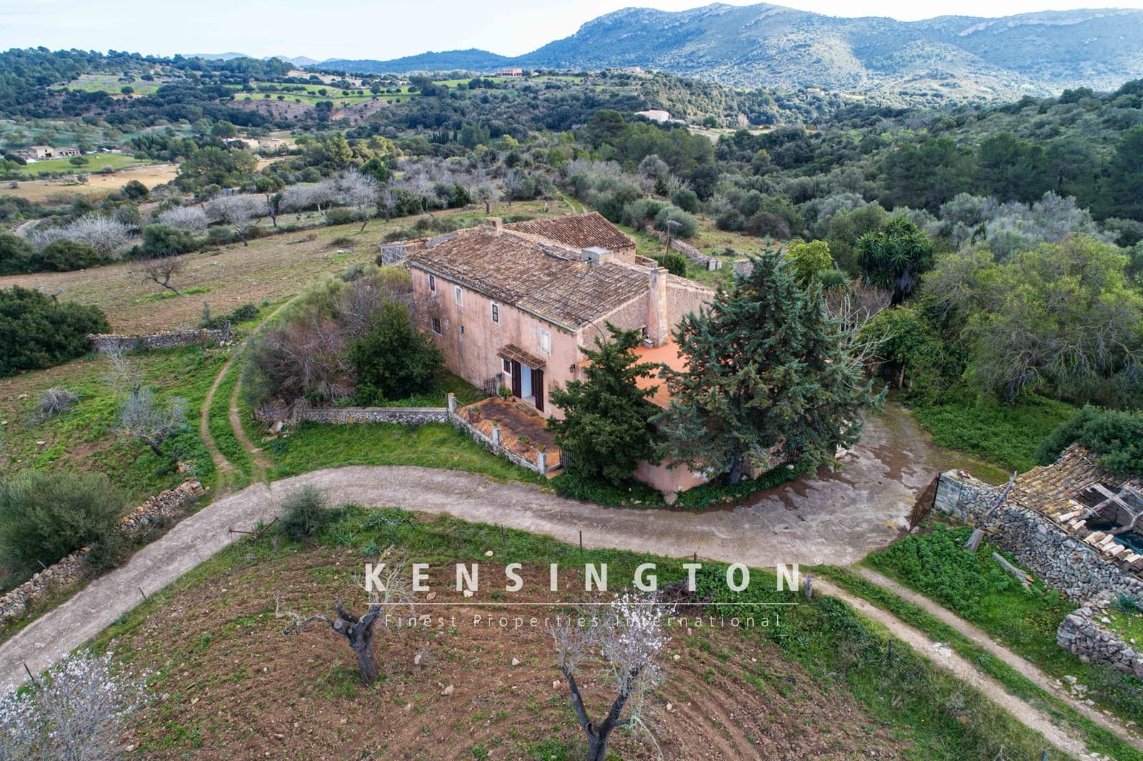 3 soveværelse Finca/Landehus til salg i Sant Llorenc des Cardassar - € 2.800.000 (Ref: 9164675)