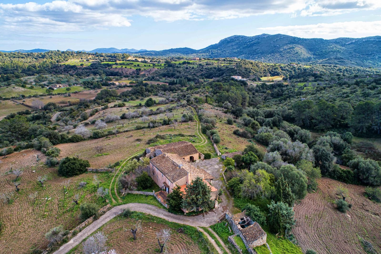 3 bedroom Finca/Country House for sale in Sant Llorenc des Cardassar - € 2,800,000 (Ref: 9164675)