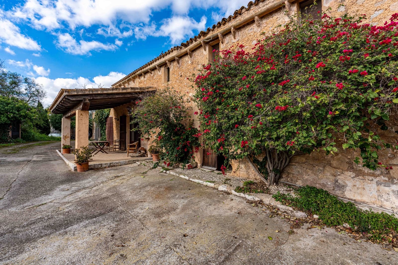 3 bedroom Finca/Country House for sale in Sant Llorenc des Cardassar - € 2,800,000 (Ref: 9164675)