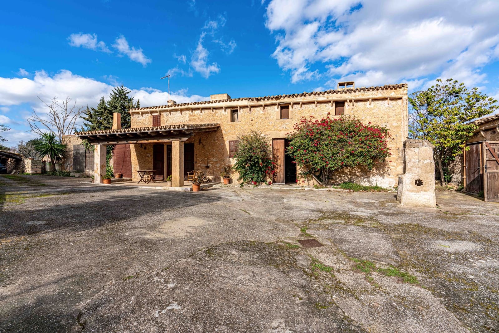3 bedroom Finca/Country House for sale in Sant Llorenc des Cardassar - € 2,800,000 (Ref: 9164675)