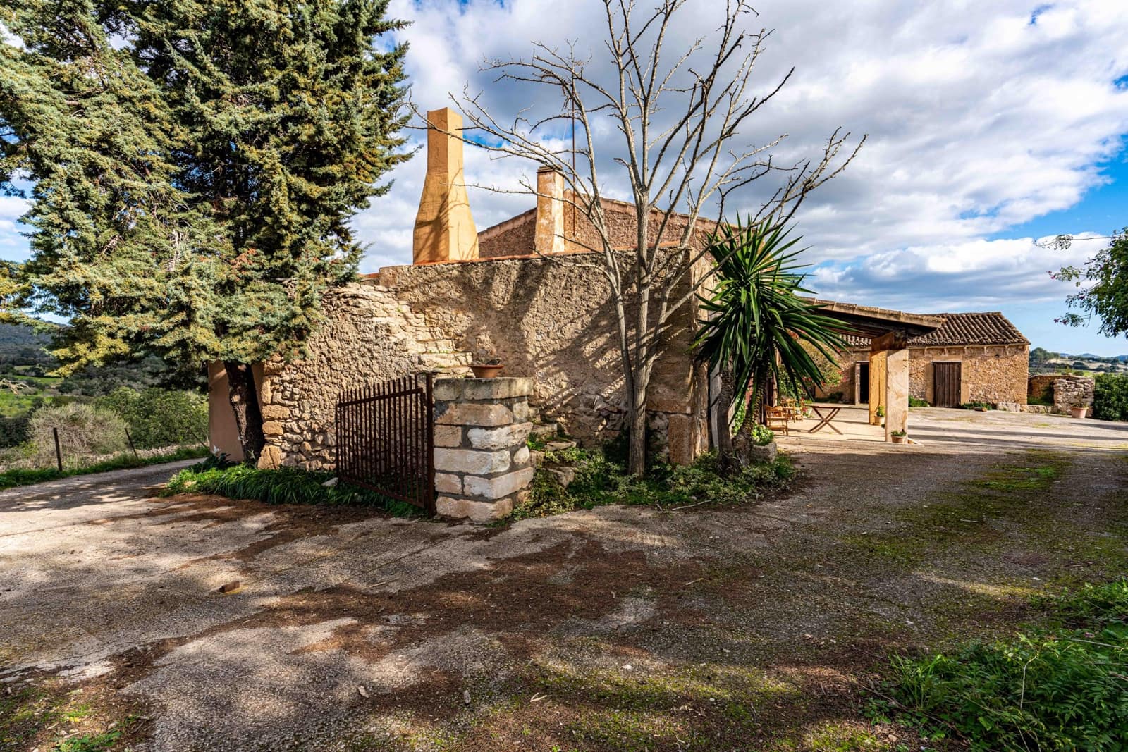 3 bedroom Finca/Country House for sale in Sant Llorenc des Cardassar - € 2,800,000 (Ref: 9164675)