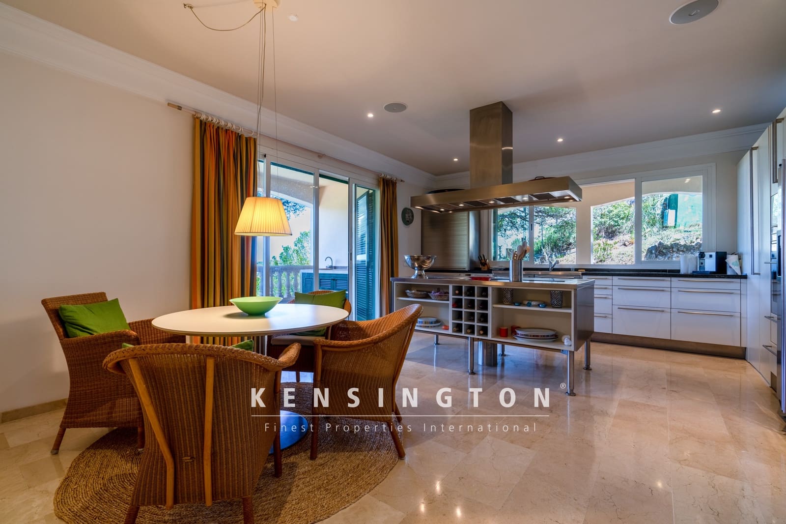 6 soveværelse Villa til salg i Canyamel med swimmingpool garage - € 2.390.000 (Ref: 9164682)