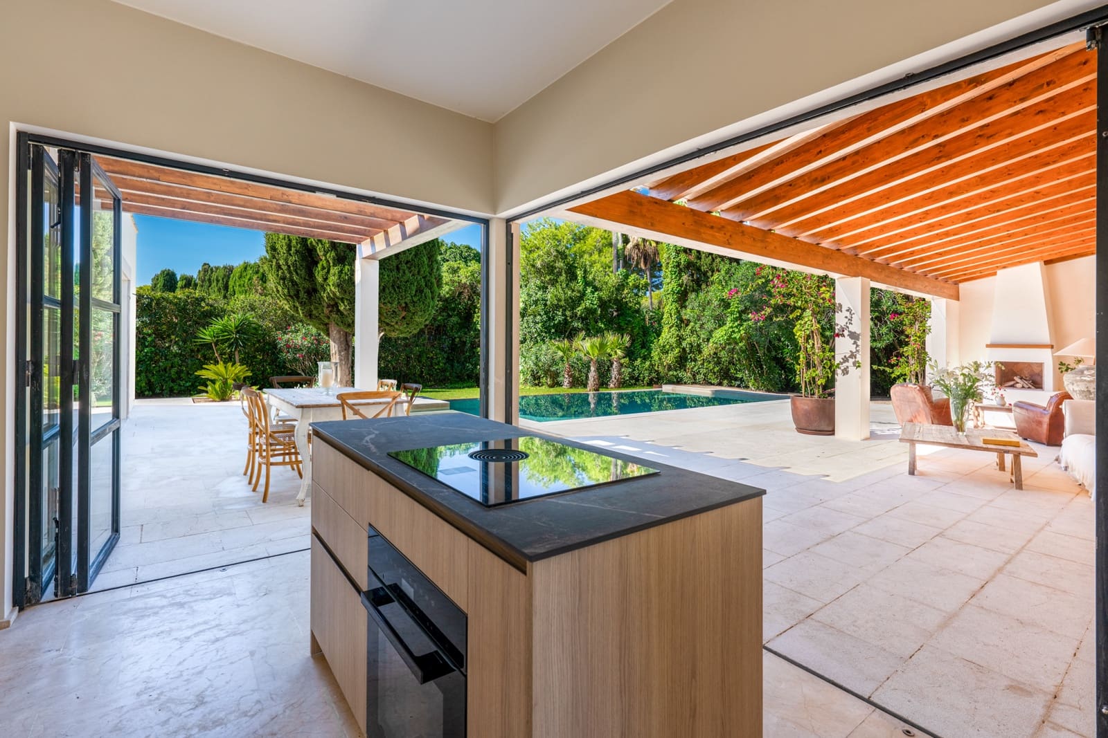 5 soveværelse Villa til salg i Costa de los Pinos med swimmingpool - € 2.980.000 (Ref: 9164701)