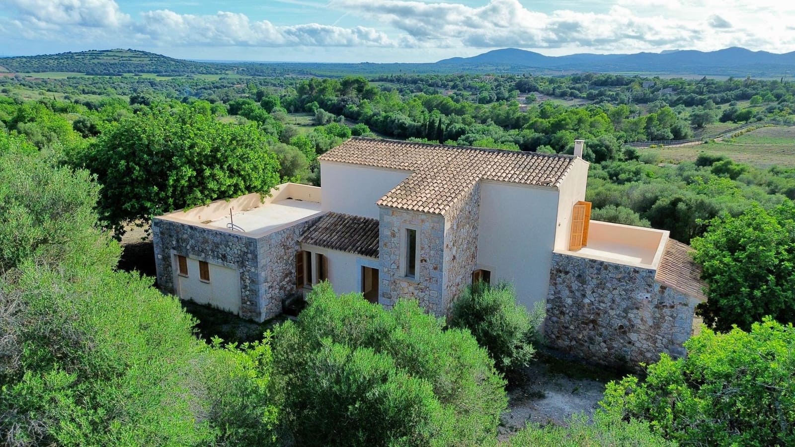 3 bedroom Villa for sale in Sant Llorenc des Cardassar with pool - € 1,150,000 (Ref: 9164709)