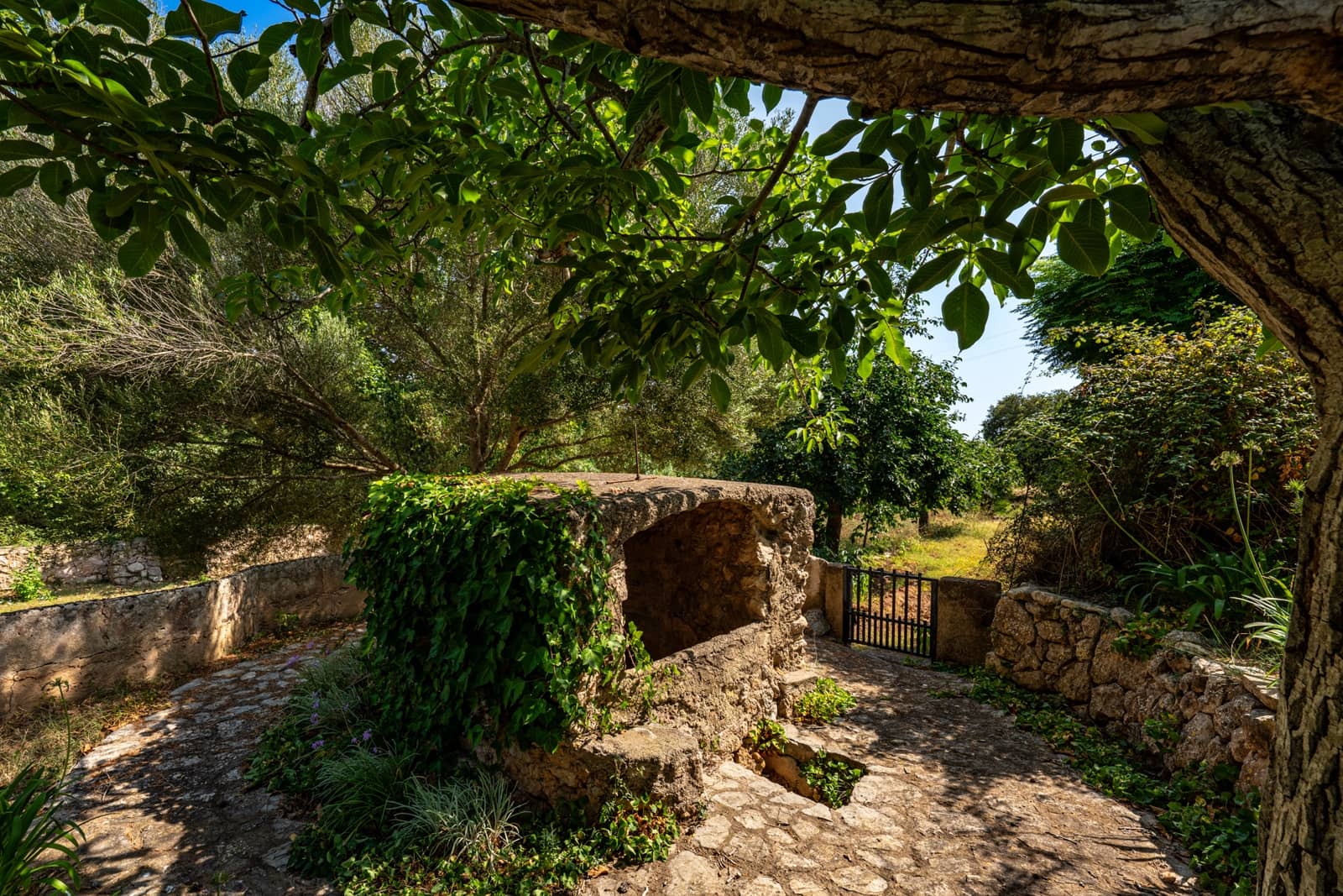 2 bedroom Finca/Country House for sale in Capdepera - € 995,000 (Ref: 9172356)