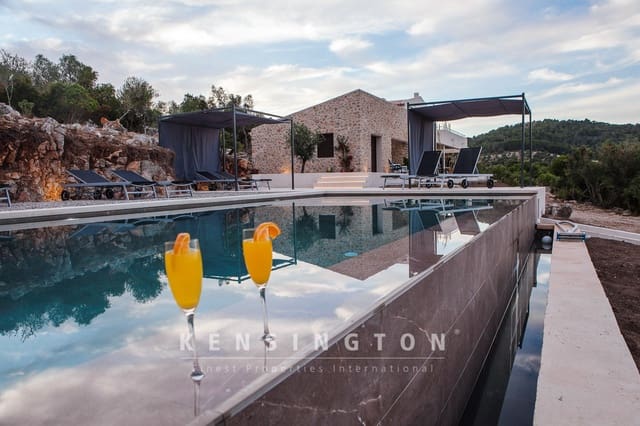 5 soveværelse Finca/Landehus til salg i Artà med swimmingpool - € 3.650.000 (Ref: 9187510)