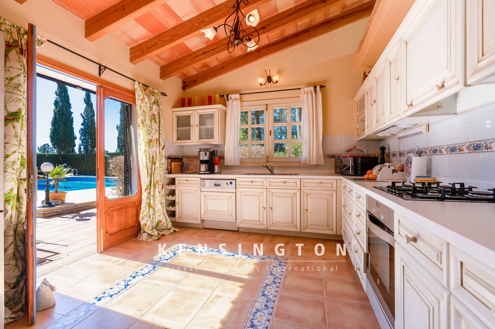 6 makuuhuone Maalaistalo myytävänä paikassa Manacor mukana uima-altaan - 1 275 000 € (Ref: 9191503)