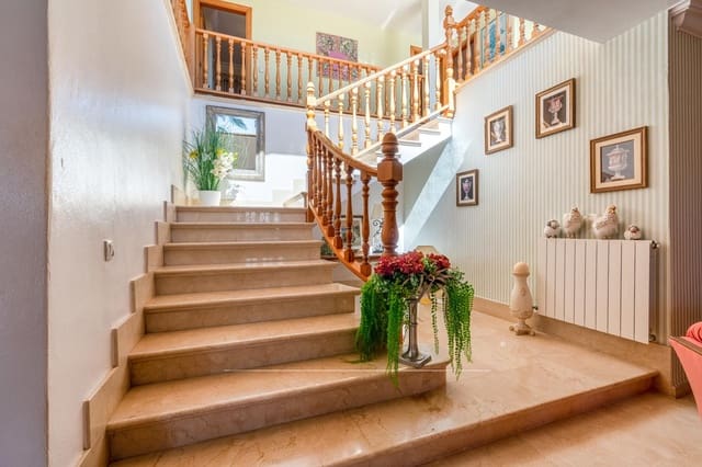 6 soveværelse Finca/Landehus til salg i Manacor med swimmingpool - € 1.195.000 (Ref: 9191503)