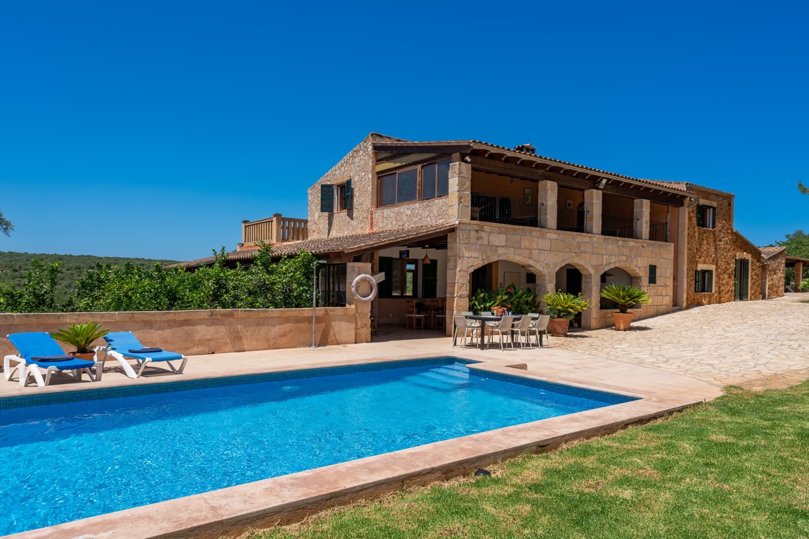 10 soveværelse Finca/Landehus til salg i Manacor med swimmingpool garage - € 2.300.000 (Ref: 9191504)