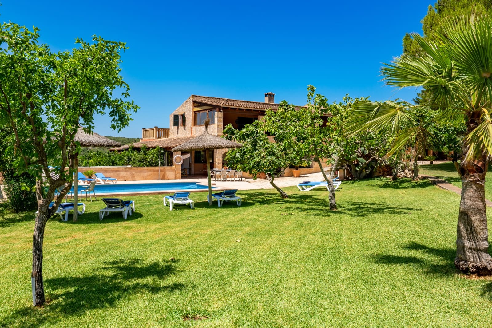 10 soveværelse Finca/Landehus til salg i Manacor med swimmingpool garage - € 2.300.000 (Ref: 9191504)